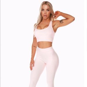 Saski Staples Collection Set